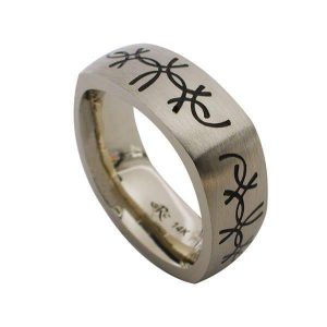 men's 14kt white gold band satin finish and black engraved design - squared
